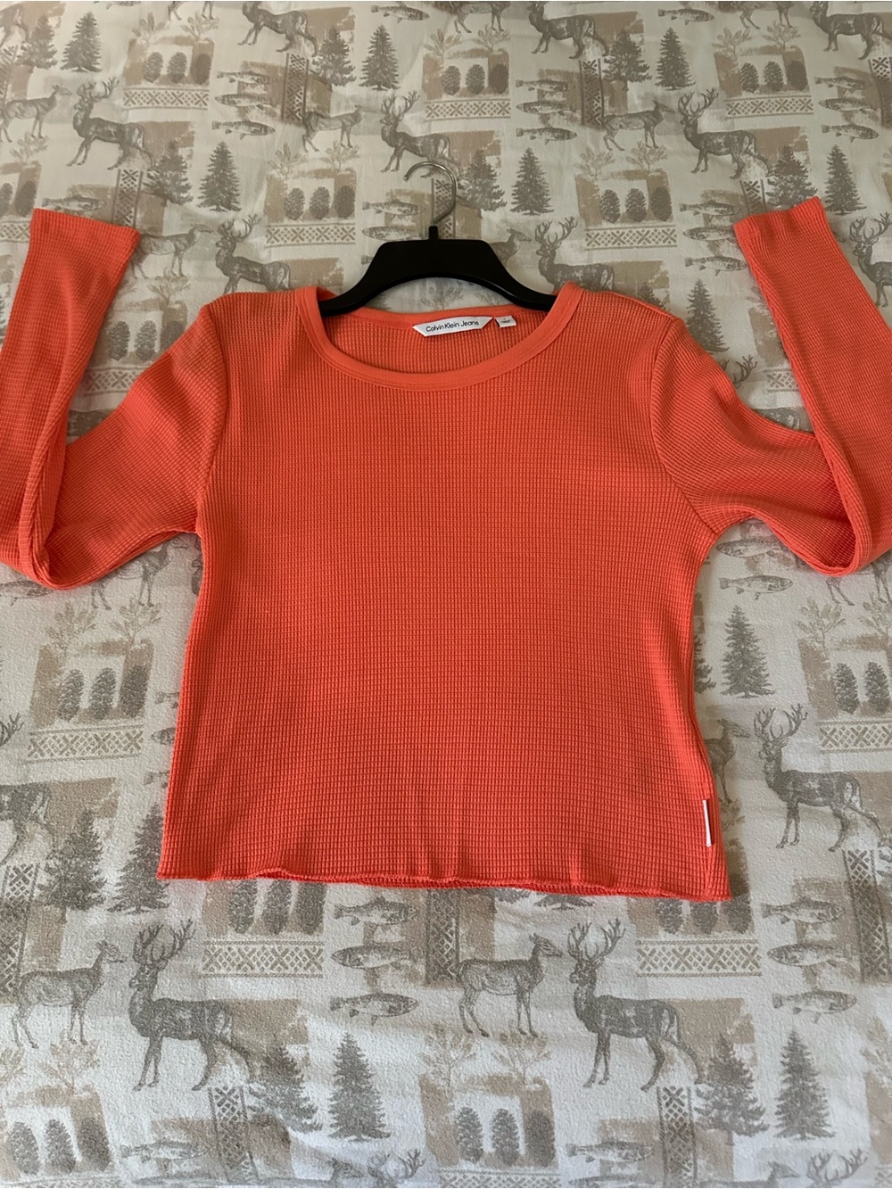 Calvin Klein Jeans Women's Coral Long-Sleeve Thermal Top. Size Medium. NWOT.